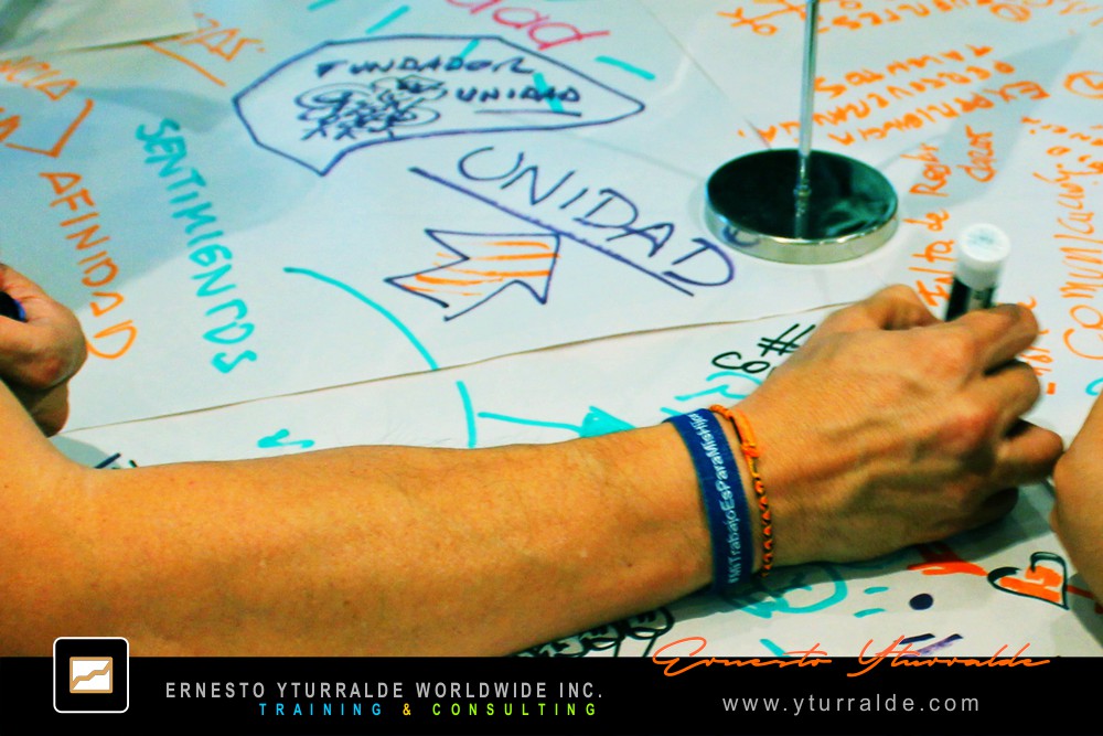 Programa de Team Building en Bogotá con retos colaborativos y reflexión