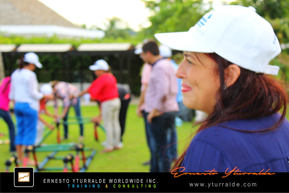 Experiencia corporativa en Bogotá basada en aprendizaje experiencial y reflexión aplicada