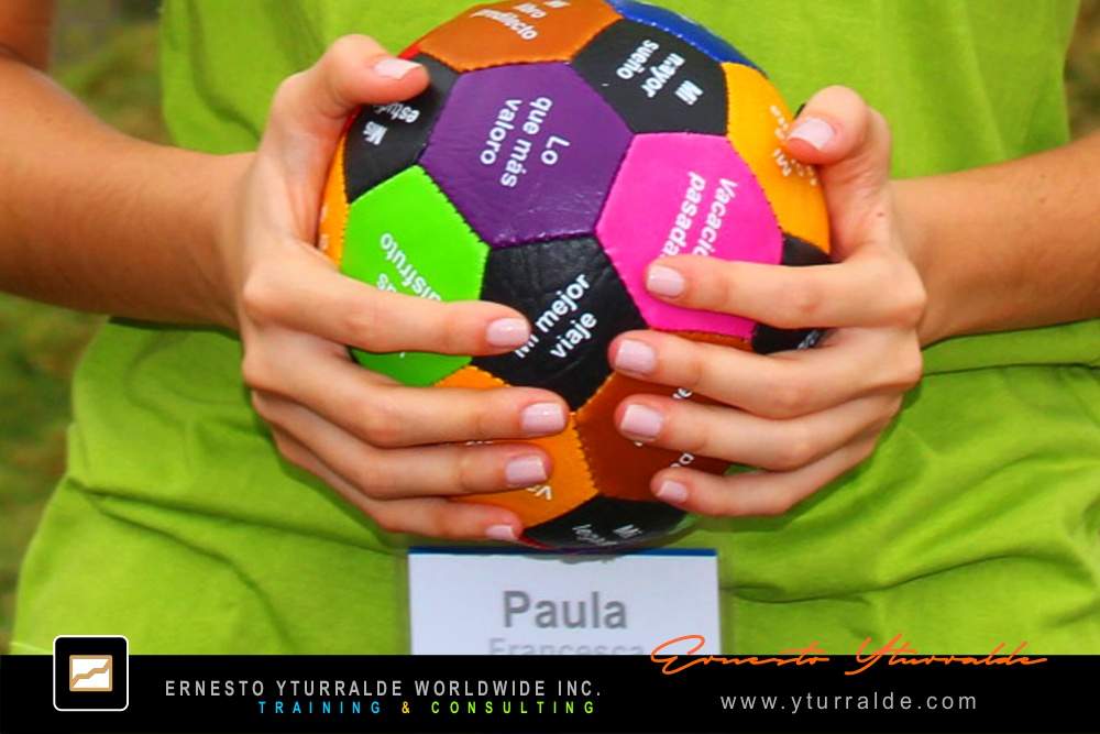 Taller experiencial en Colombia para fortalecer trabajo colaborativo